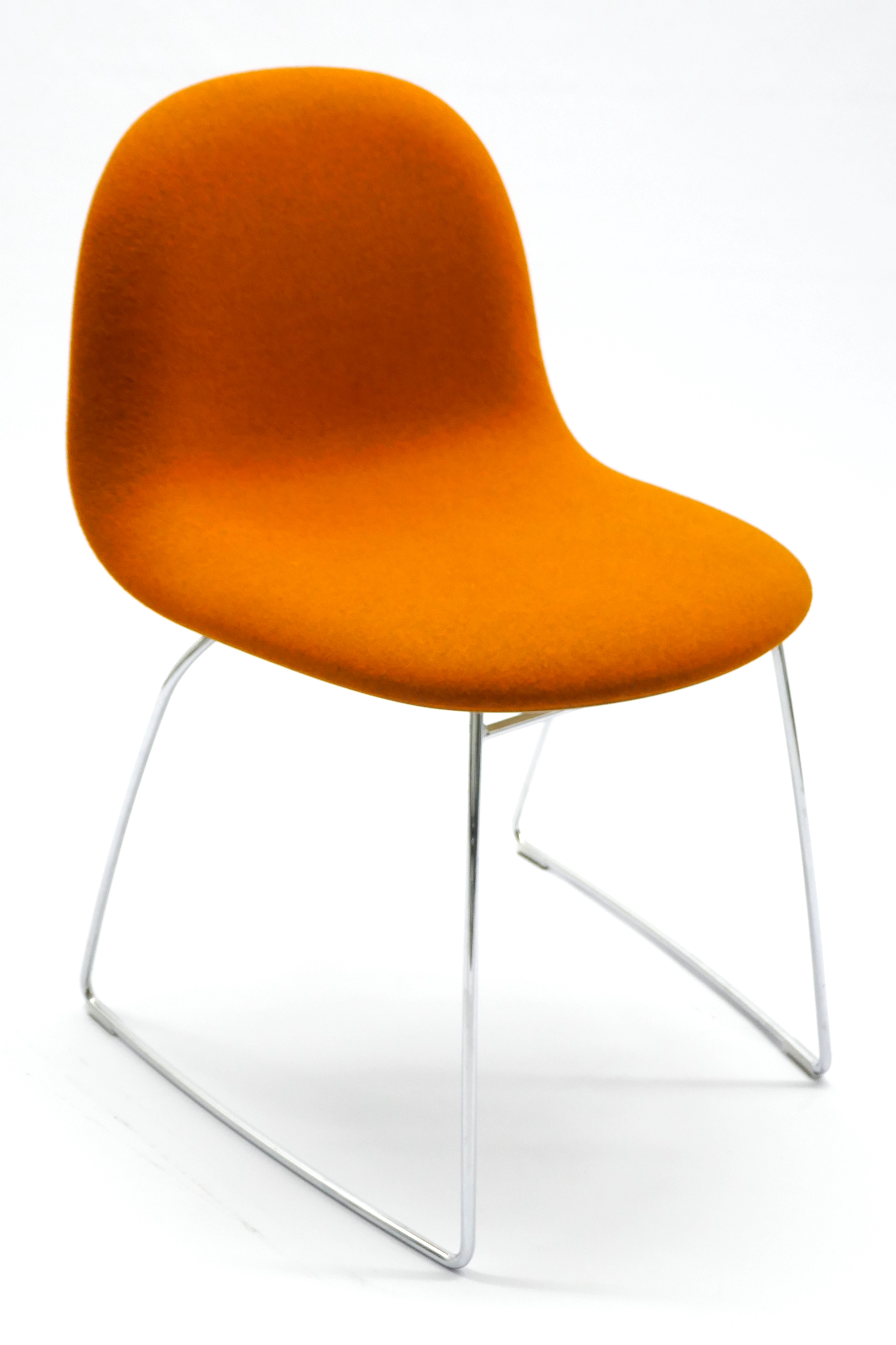 j6saqcxjq1tpg1psiqk Gebrauchter Gubi 3D-Chair - Besucherstuhl. by Komplot Design (2003)